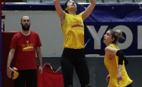 Göztepe Voleybol, İstanbul BBSK hazırlıklarını sürdürüyor