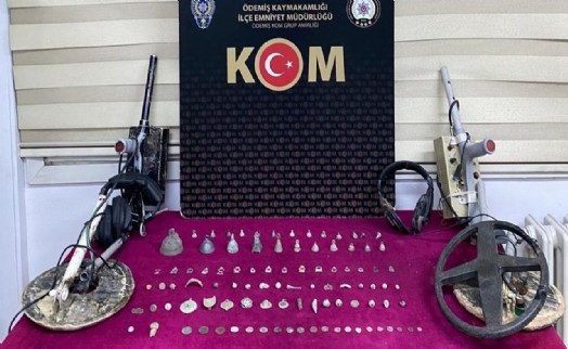 İzmir polisi tarihi eser kaçakçısını takiple yakaladı