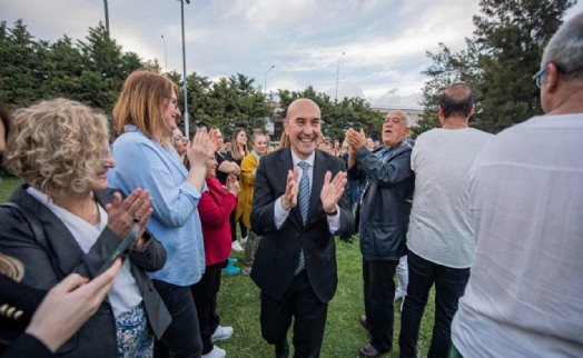 Soyer: Depremde gösterdiğiniz fedakârlığı bütün İzmir biliyor