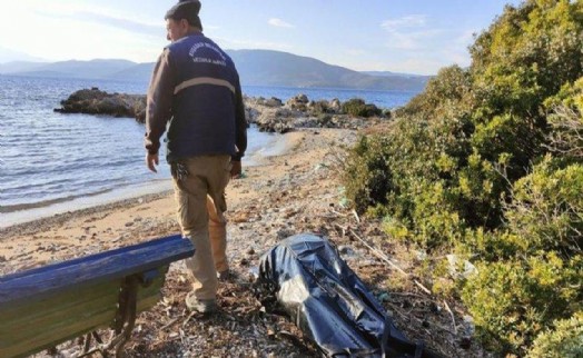 Kuşadası'nda kıyıda 2 göçmen cesedi bulundu