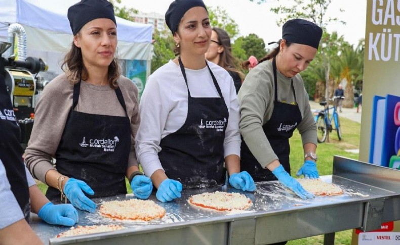 Karşıyaka'da Ayaküstü Lezzet şöleni!