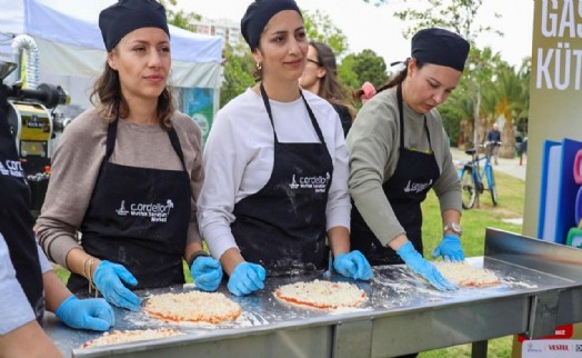 Karşıyaka'da Ayaküstü Lezzet şöleni!