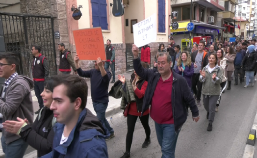 İzmir’de 'otizm farkındalık' yürüyüşü düzenlendi