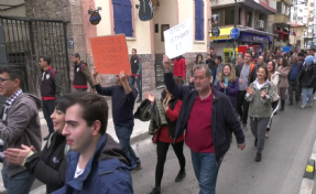 İzmir’de 'otizm farkındalık' yürüyüşü düzenlendi