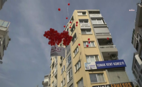 İzmir'de CHP'li gençlerden balonlu eylem!