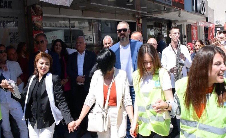 İYİ Partili Öztürk Keskin, ikinci seçim ofisini Balçova’da açtı