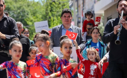 Başkan Kılıç, Bucalı çocukların coşkusuna ortak oldu