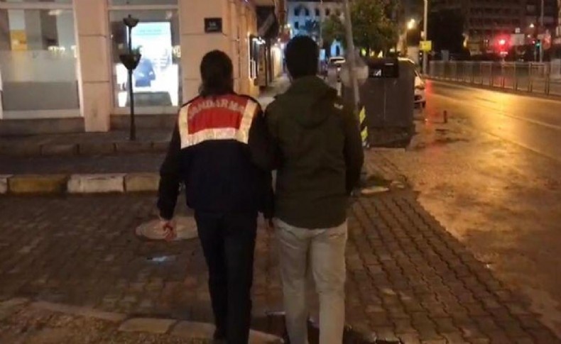 İzmir merkezli FETÖ operasyonunda 22 gözaltı