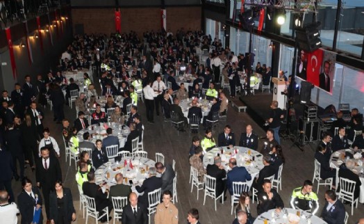 İzmir Emniyeti teşkilat mensuplarıyla iftarda buluştu