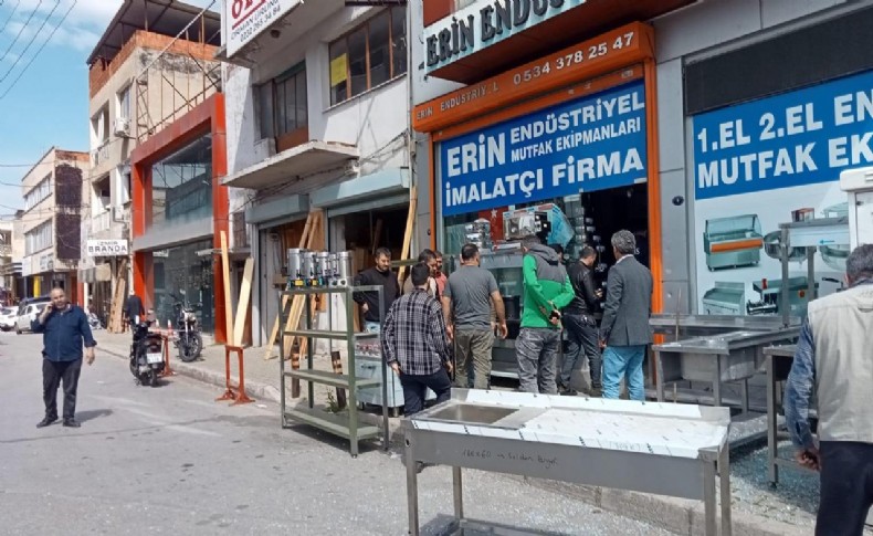 İzmir'de motosikletli saldırgan iş yerlerini taradı: 1'i ağır 3 yaralı