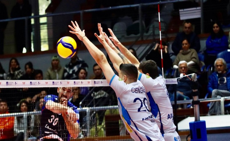 Arkas Spor’dan Kupa Voley’e veda