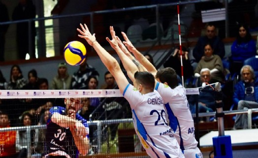 Arkas Spor’dan Kupa Voley’e veda