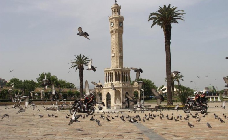 İzmir'de bayram havası