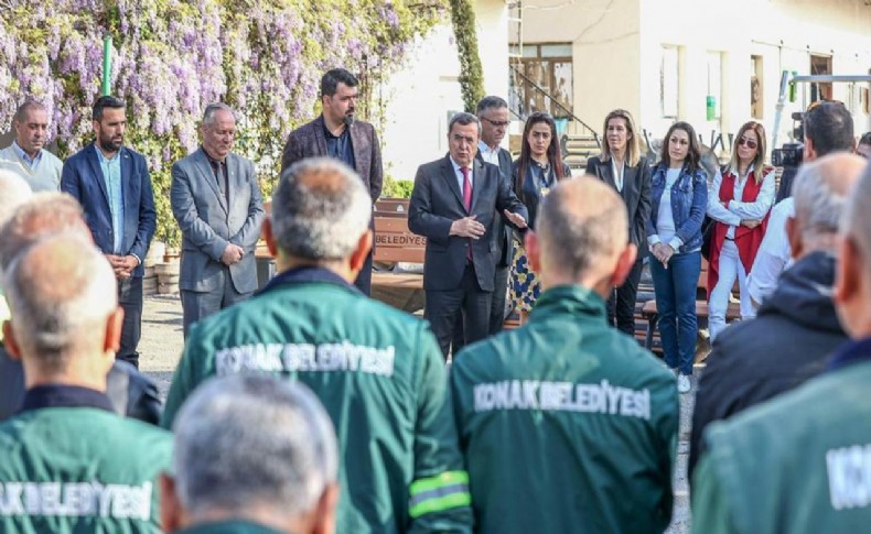 Başkan Batur şantiyelerde işçiyle bayramlaştı