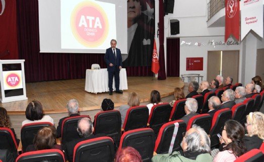 Bornova'da 'Atatürk'ü Doğru Anlamak' paneli gerçekleşti