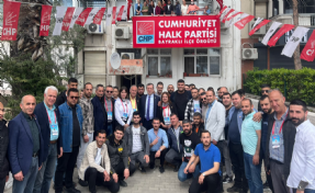 Aşkın Türeli'ye CHP Bayraklı İlçe Başkanlığı'ndan meşaleli karşılama