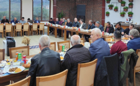 Kınık Belediyesi’nden meclis üyelerine iftar yemeği