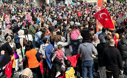 İzmir Büyükşehir Belediyesi 23 Nisan’ı çocuk şenlikleriyle kutluyor