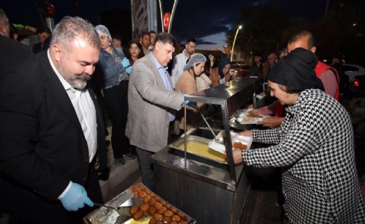 Menderesliler iftar yemeğinde bir araya geldi