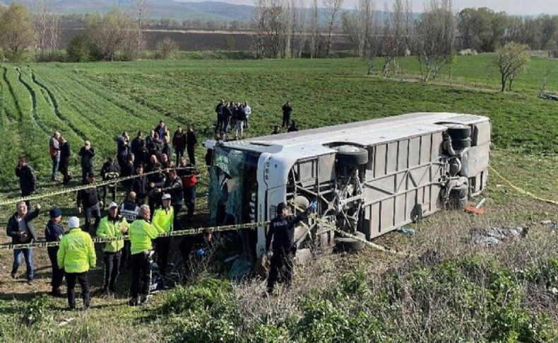 İşçi servisi şarampole uçtu: Çok sayıda ölü ve yaralı var