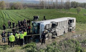 İşçi servisi şarampole uçtu: Çok sayıda ölü ve yaralı var