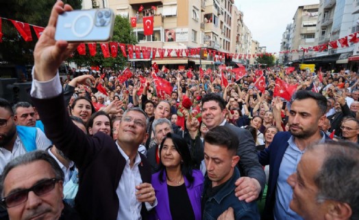 Buca'da miting gibi buluşma! Özgür Özel'den 'iktidar' mesajı