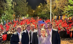 İzmir'de AK Parti'den miting havasında konser