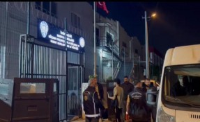 İzmir’de göçmen kaçakçılığı operasyonu: 3 tutuklama