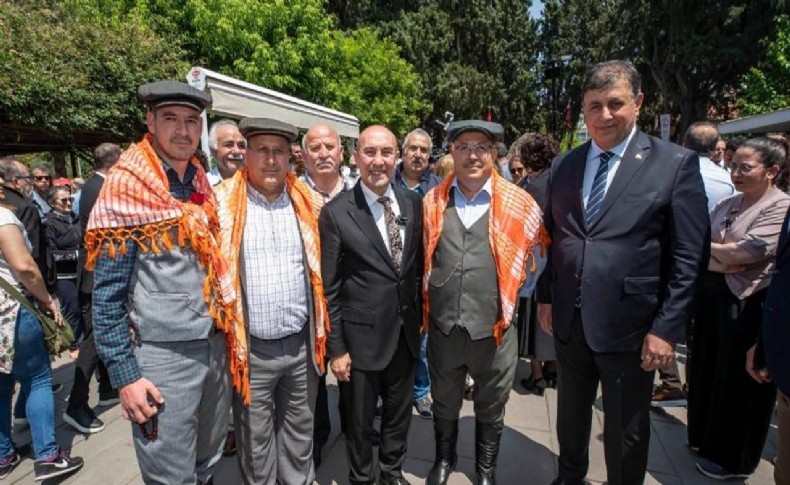 Zübeyde Hanım İzmir’de kabri başında anıldı