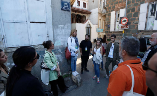 ‘Konak Tarih Gezileri’ne yoğun ilgi