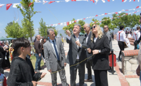 Bornova Çamkule’de gökyüzü uçurtmalarla renklendi