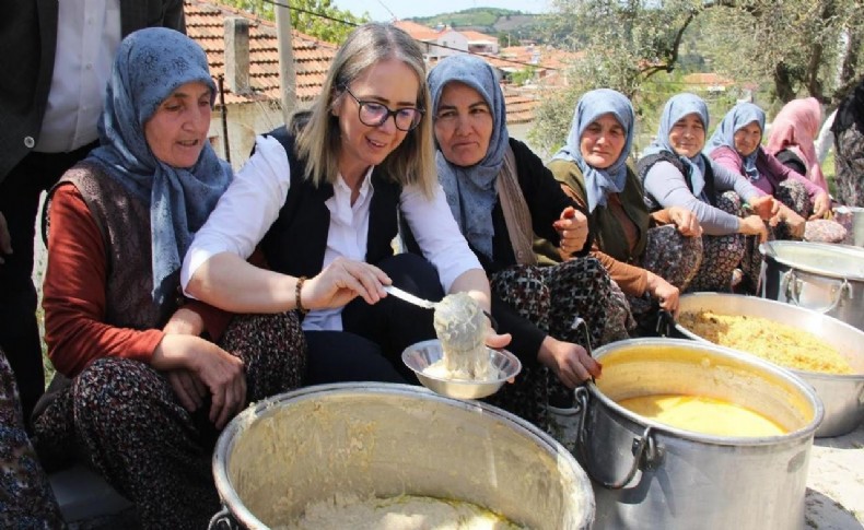 AK Partili Çankırı, muhalefetin İzmir reklamına yüklendi