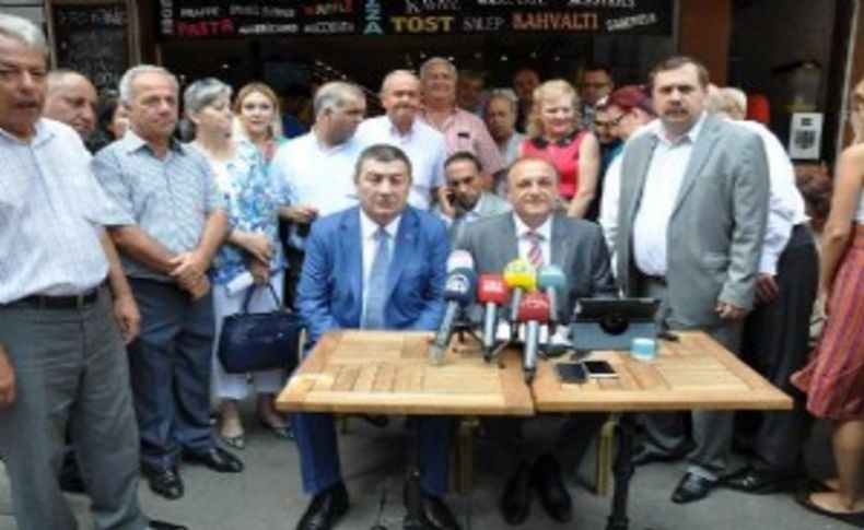 Oktay Vural Başbakan Erdoğan'a İzmir'den yüklendi