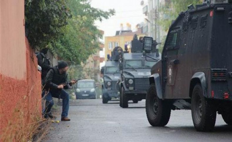 Diyarbakır'da IŞİD'le çatışma: İki polis şehit