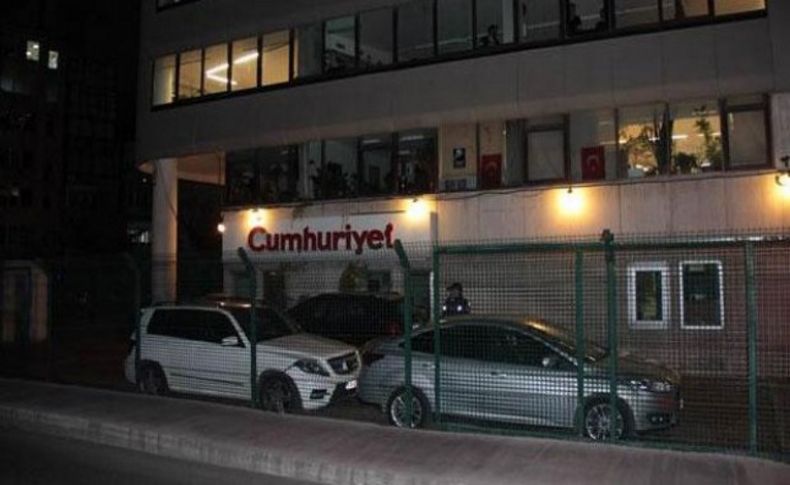 Cumhuriyet Gazetesi'nin önünde güvenlik önlemi