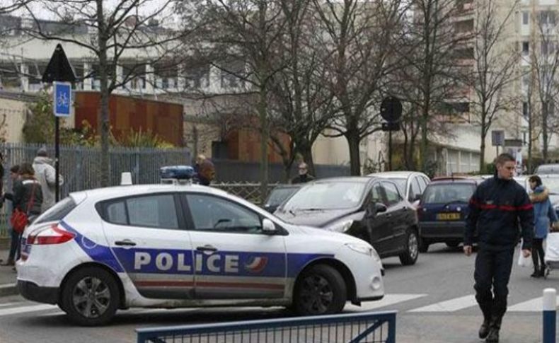 Paris'te şok! Öğretmene 'IŞİD saldırısı'