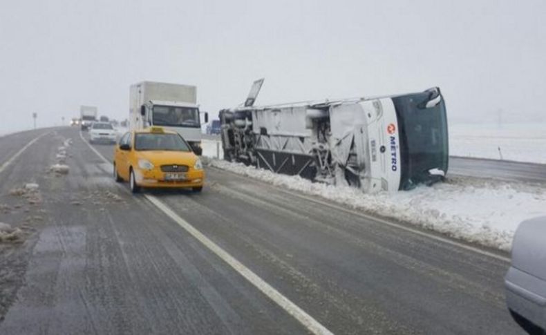 Kırşehir’de 2 otobüs daha devrildi: 50 yaralı