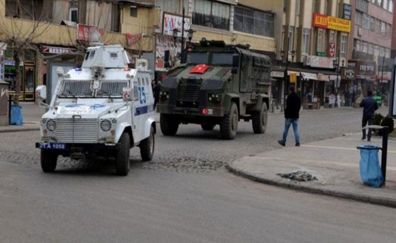 Sur'dan acı haber: Yaralı asker şehit oldu