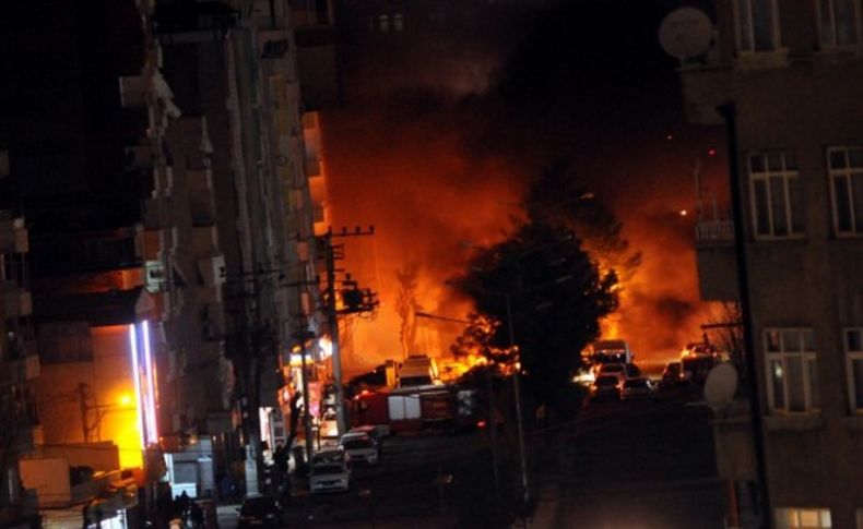 Diyarbakır'da çatışma; Bir polis şehit