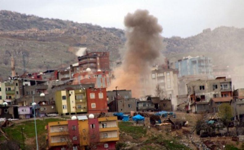 PKK'nın keskin nişancıları top atışıyla vuruluyor