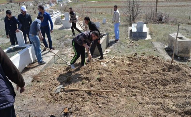 Teröristin cenazesini ilçeye sokmadılar