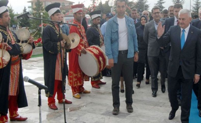 Yıldırım'ı işgüzarlık fotoğrafları kızdırıyor