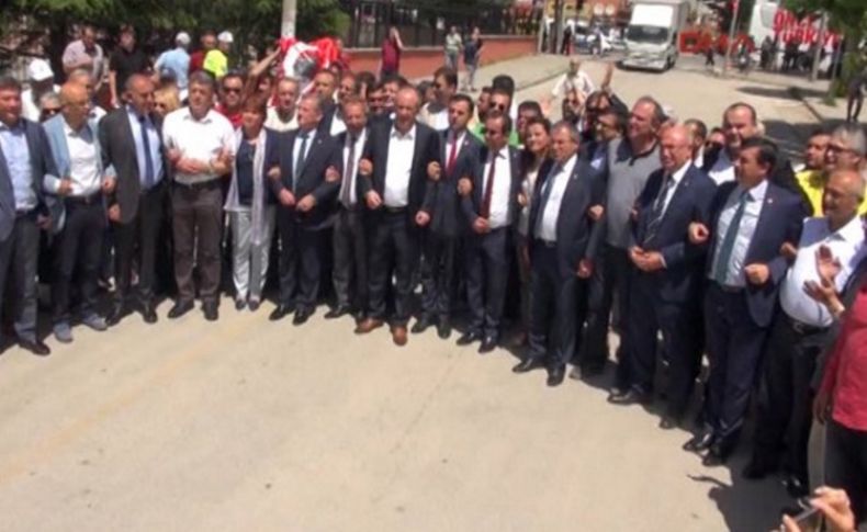 24 CHP'li vekil valiliğe yürüyor