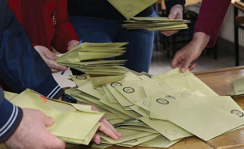 AK Parti Ankara'da oyların tekrar sayımını isteyecek