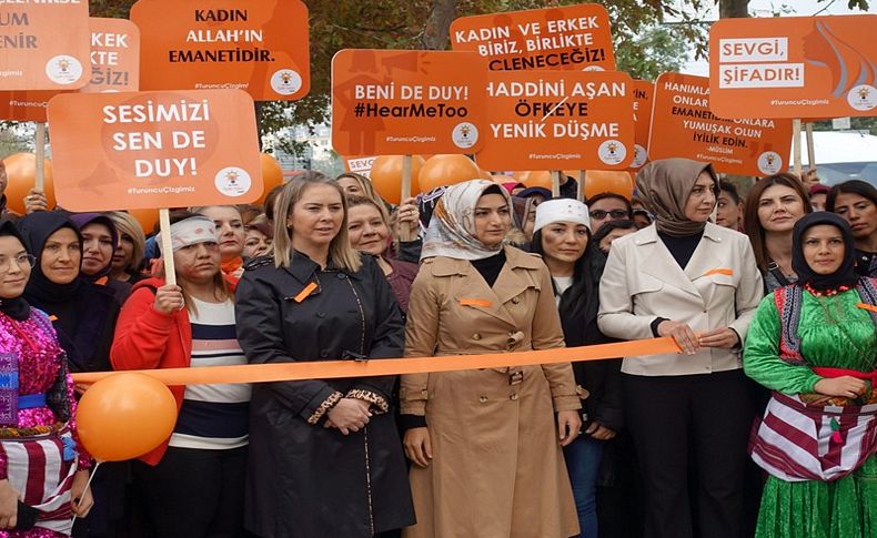 AK Partili kadınlar 25 Kasım'ı unutmadı... Şiddete karşı yürüdüler