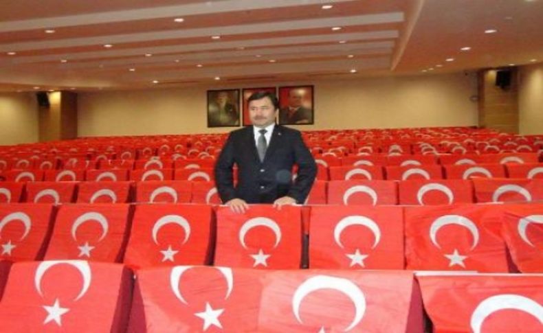 AK Parti Çiğli İlçe Başkanı Yılmaz gazetecileri unutmadı