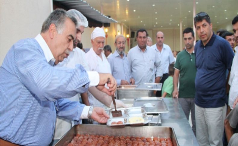 AK Parti’den Agora’da iftar yemeği