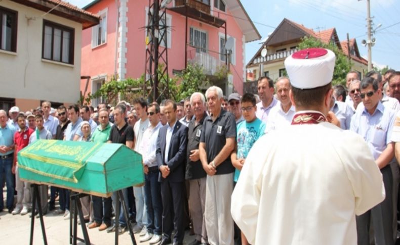 Ak Partili başkanın babası toprağa verildi