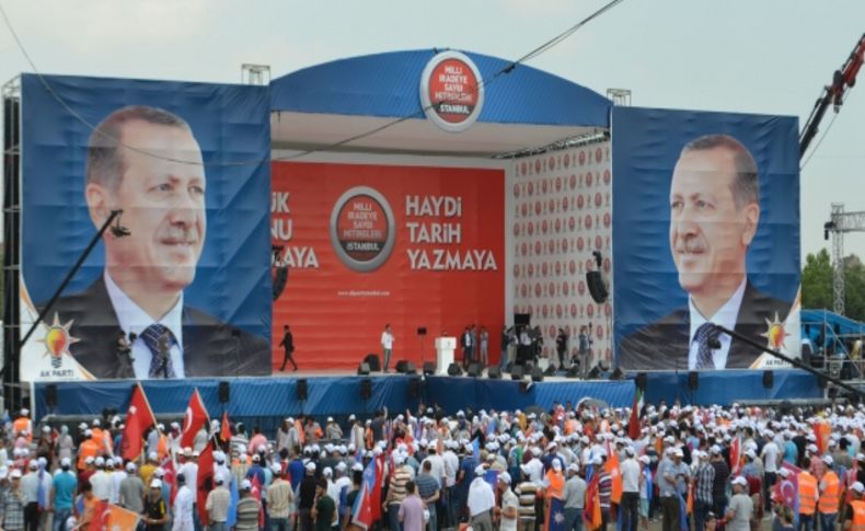 AK Parti'nin mitingine yoğun ilgi