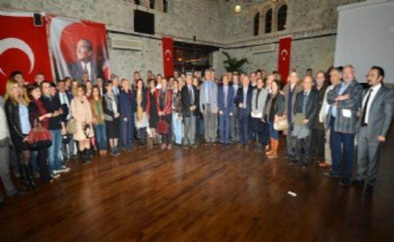 İzmirli akademisyenlerden CHP’ye ‘gönüllü’ destek